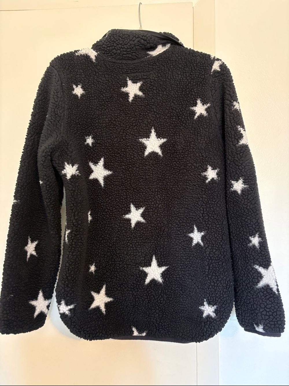 Fuzzy pullover - Picture 3 of 3